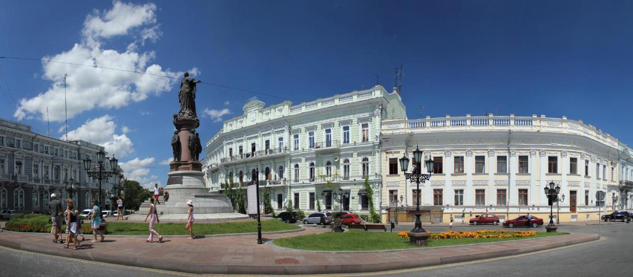 Perfect Apartment Near To Train Station And City Of Center Odesa Exterior photo
