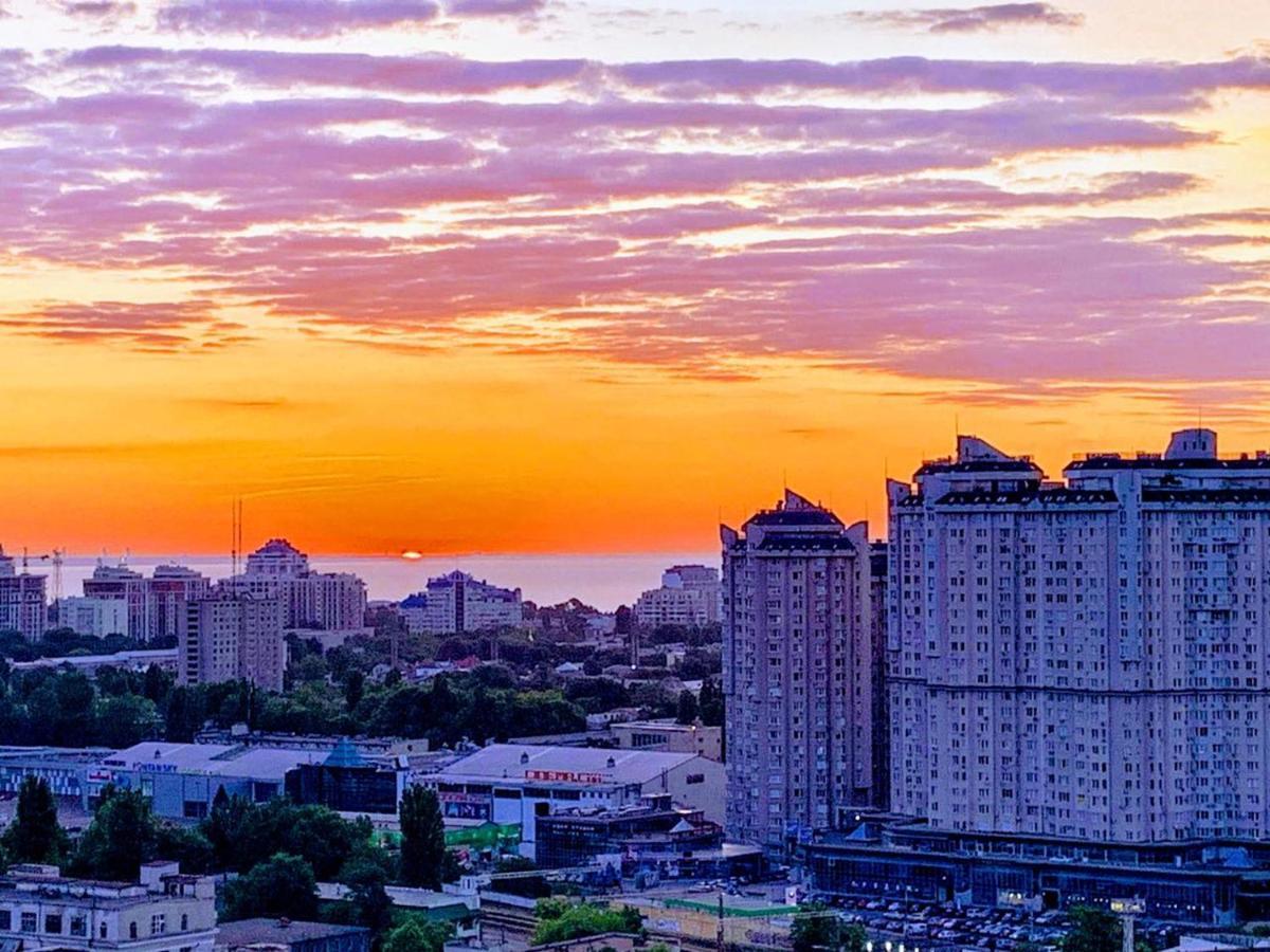 Perfect Apartment Near To Train Station And City Of Center Odesa Exterior photo